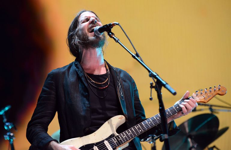 Jonathan Wilson durante un concierto junto a Roger Waters de Pink Floyd en Los Ángeles en junio de 2017