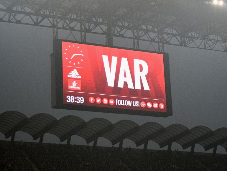 Resultado de imagen para A ITALIA LE JUGO UNA MALA PARTIDA EL VAR