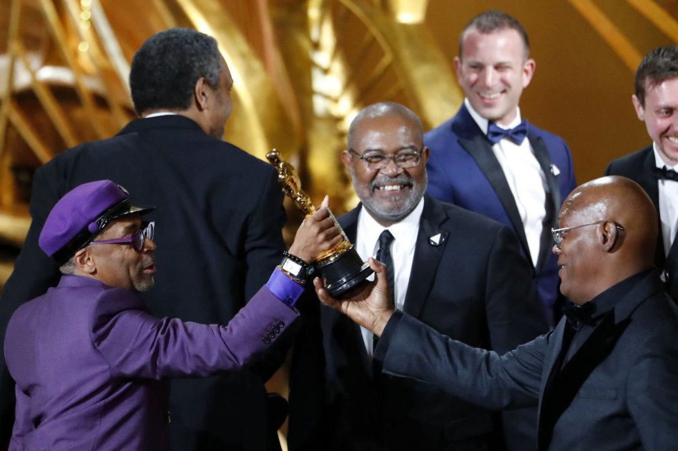 Spike Lee se lleva el Óscar a mejor guion adaptado por 'BlacKkKlansman'.