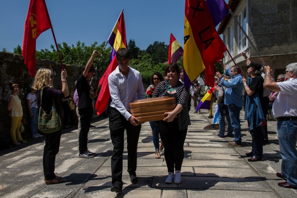 Vidas Enterradas: Un largo camino de vuelta a casa Vidas Enterradas: Un largo camino de vuelta a casa