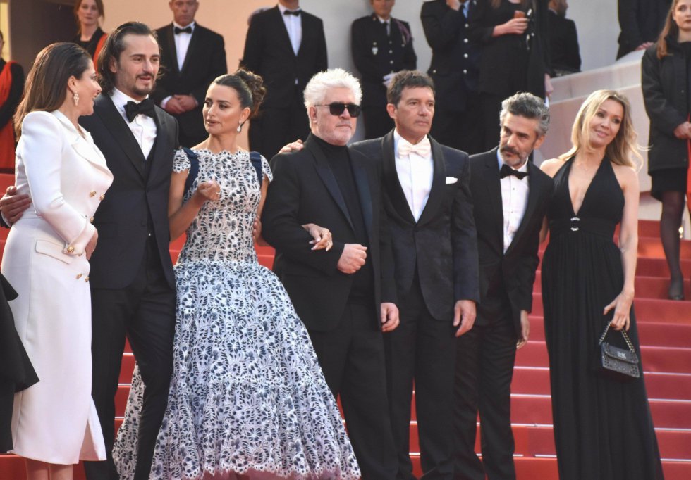 Gala premiere for the movie Dolor y Gloria
May 17, 2019 - Cannes, France. Team of the movie. Gala premiere for the movie Dolor y Gloria (Pain and Glory) by Pedro Almodovar. 72nd Cannes Film Festival. (Piero Oliosi/Polaris)
18/05/2019 Gala premiere for the movie Dolor y Gloria
May 17, 2019 - Cannes, France. Team of the movie. Gala premiere for the movie Dolor y Gloria (Pain and Glory) by Pedro Almodovar. 72nd Cannes Film Festival. (Piero Oliosi/Polaris)
18/05/2019