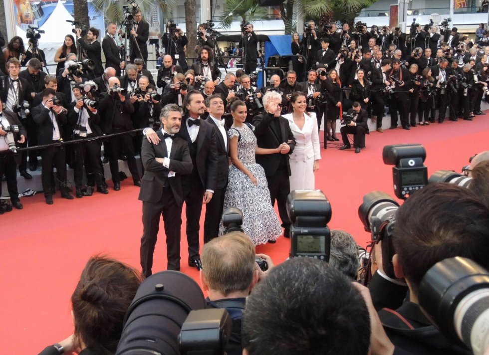 Gala premiere for the movie Dolor y Gloria
May 17, 2019 - Cannes, France. Team of the movie. Gala premiere for the movie Dolor y Gloria (Pain and Glory) by Pedro Almodovar. 72nd Cannes Film Festival. (Piero Oliosi/Polaris)
18/05/2019 Gala premiere for the movie Dolor y Gloria
May 17, 2019 - Cannes, France. Team of the movie. Gala premiere for the movie Dolor y Gloria (Pain and Glory) by Pedro Almodovar. 72nd Cannes Film Festival. (Piero Oliosi/Polaris)
18/05/2019