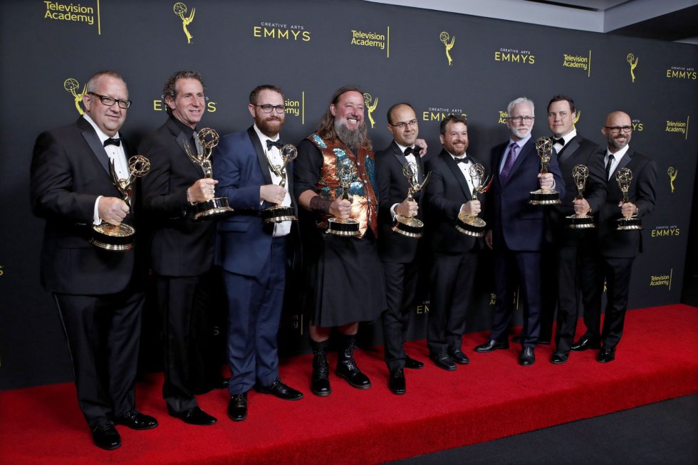 El equipo de 'Juego de Tronos' posa con sus premios. El equipo de 'Juego de Tronos' posa con sus premios.