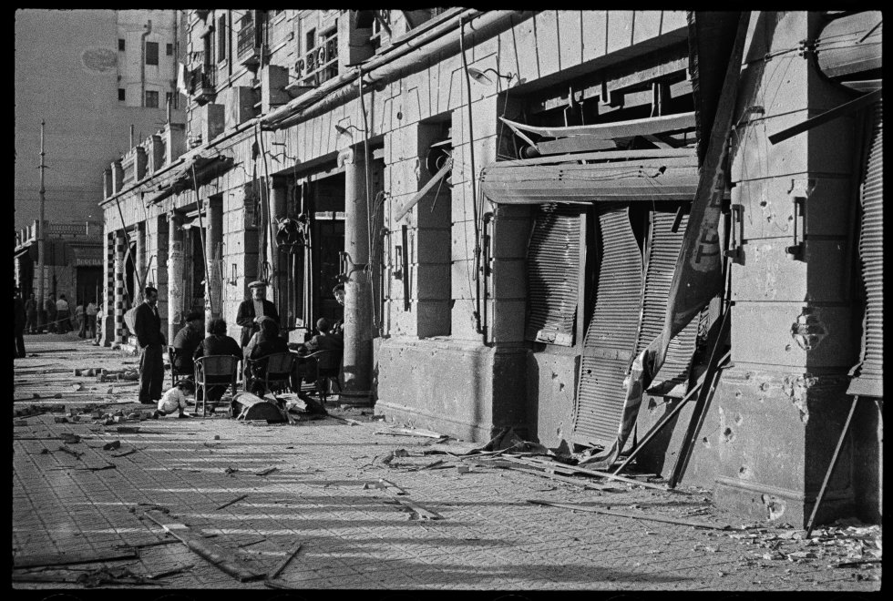 Antoni Campañà nació en Arbúcies en 1906 y murió en Sant Cugat en 1989. Toda su vida se dedicó a la fotografía, tuvo varias tiendas en Barcelona, al fotoperiodismo deportivo. Antoni Campañà nació en Arbúcies en 1906 y murió en Sant Cugat en 1989. Toda su vida se dedicó a la fotografía, tuvo varias tiendas en Barcelona, al fotoperiodismo deportivo.