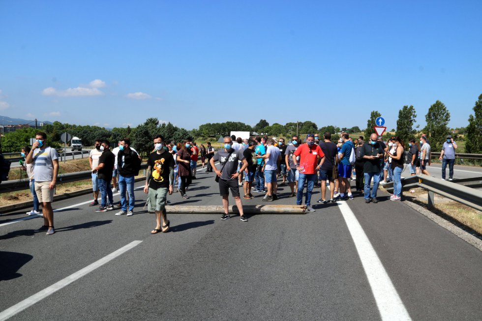 Trabajadores protestan por el cierre de Nissan. Trabajadores protestan por el cierre de Nissan.