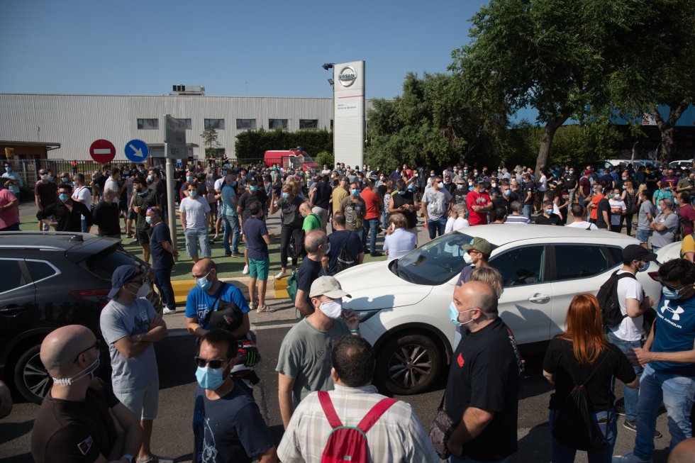 Trabajadores protestan por el cierre de Nissan. Trabajadores protestan por el cierre de Nissan.