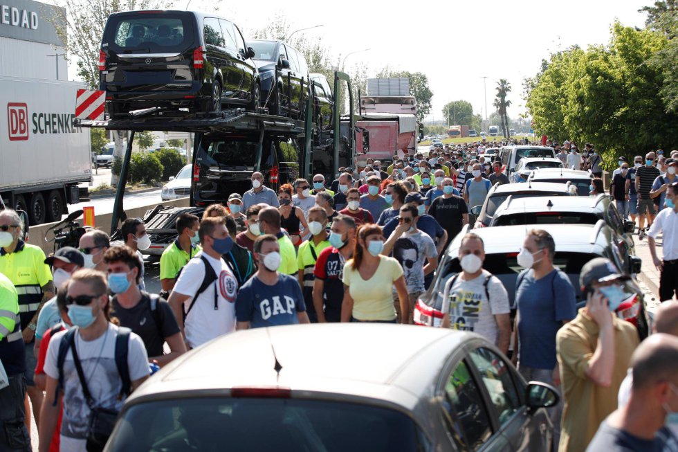 Trabajadores protestan por el cierre de Nissan. Trabajadores protestan por el cierre de Nissan.