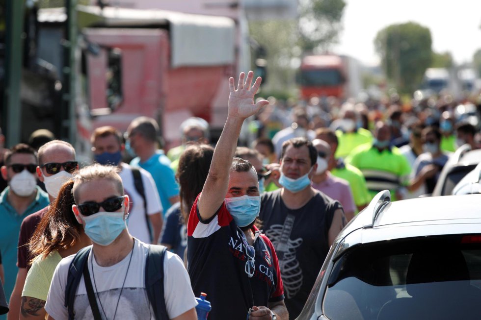 Trabajadores protestan por el cierre de Nissan. Trabajadores protestan por el cierre de Nissan.