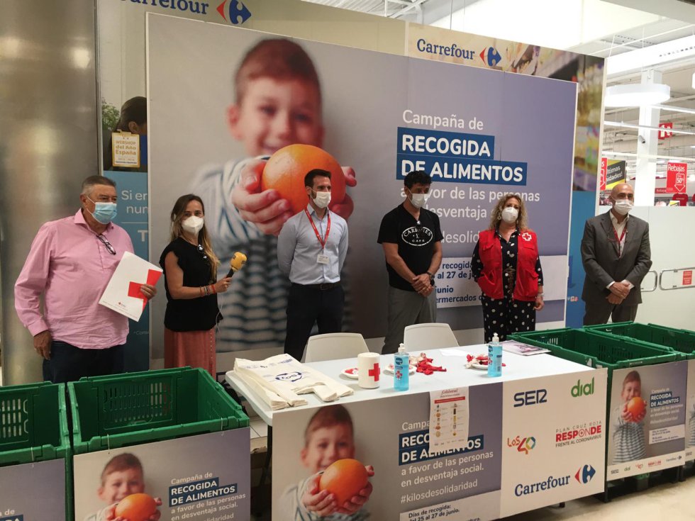 Acción de #KilosDeSolidaridad desde el Carrefour del centro comercial Gran Turia en Xirivella (València). Acción de #KilosDeSolidaridad desde el Carrefour del centro comercial Gran Turia en Xirivella (València).
