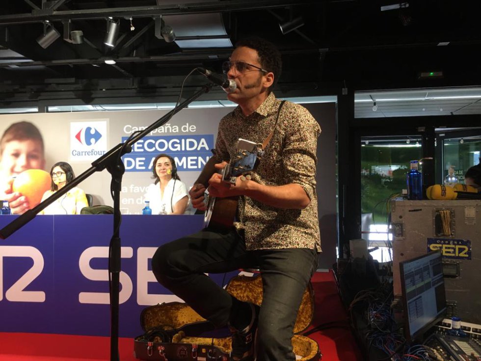 Actuación de 'De Pedro' en el programa especial desde el Carrefour de Alcobendas. Actuación de 'De Pedro' en el programa especial desde el Carrefour de Alcobendas.