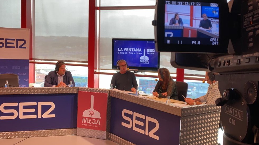 Ignacio Rivera (consejero delegado de la Corporación Hijos de Rivera), Carles Francino, Inés Rey (alcaldesa de A Coruña) e Isaías Lafuente Ignacio Rivera (consejero delegado de la Corporación Hijos de Rivera), Carles Francino, Inés Rey (alcaldesa de A Coruña) e Isaías Lafuente