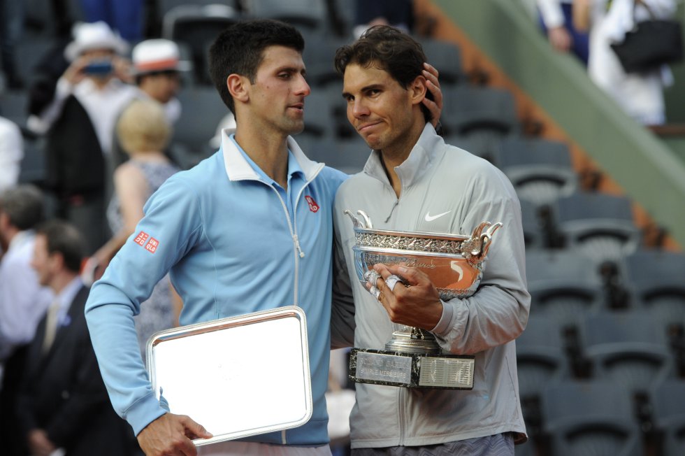Rafa Nadal recibe el reconocimiento de Novak Djokovic tras derrotarle en 2014 Rafa Nadal recibe el reconocimiento de Novak Djokovic tras derrotarle en 2014