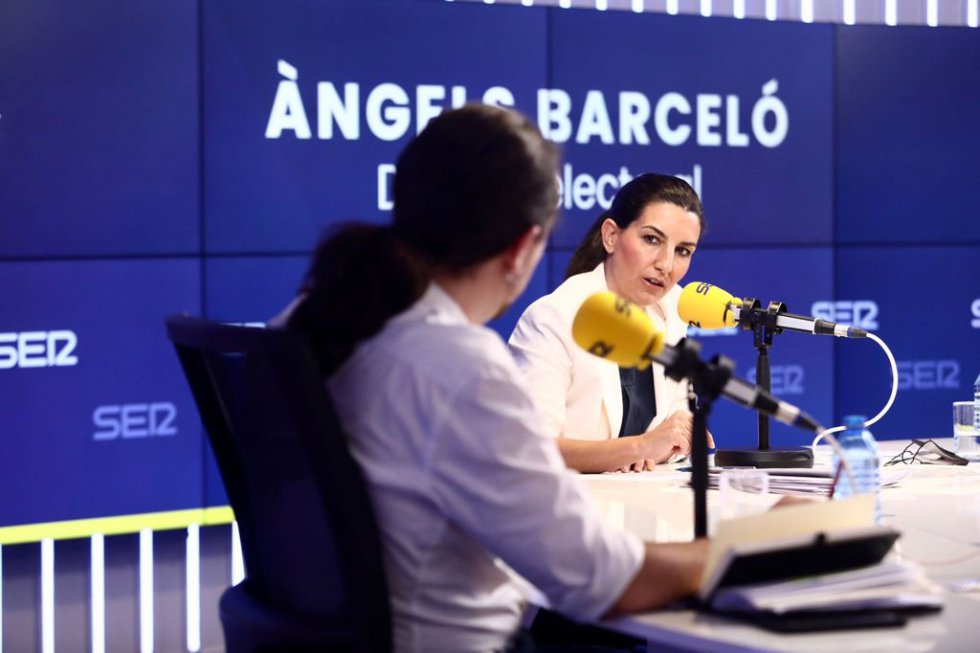 "Que se levante y que se vaya que es lo que están deseando un montón de españoles", ha dicho Monasterio. "Que se levante y que se vaya que es lo que están deseando un montón de españoles", ha dicho Monasterio.