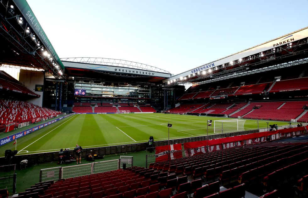 Parken Stadium (Copenague, Dinamarca) Parken Stadium (Copenague, Dinamarca)