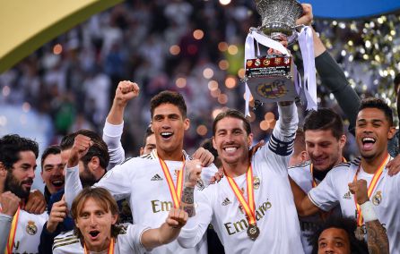 Real Madrid players celebrate the Spanish Super Cup won against Atlético de Madrid