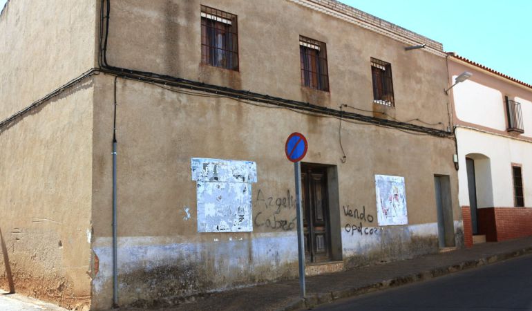 Estado actual de la casa familiar de los Izquierdo, en Puerto Hurraco (Badajoz).
