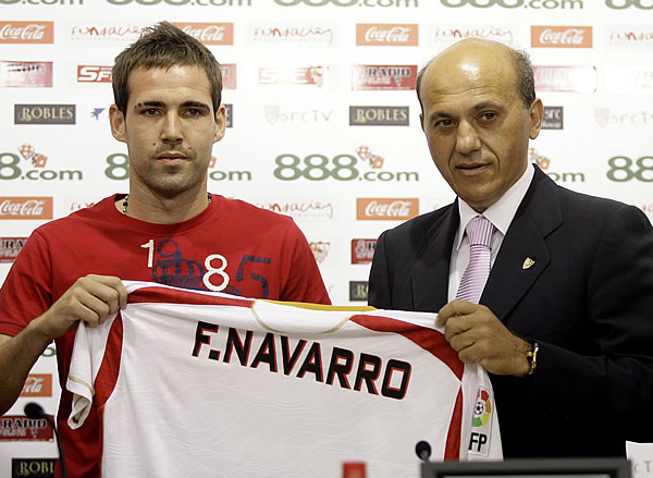 Fernando Navarro es presentado como nuevo jugador del Sevilla | Últimas  noticias de Deportes | Cadena SER