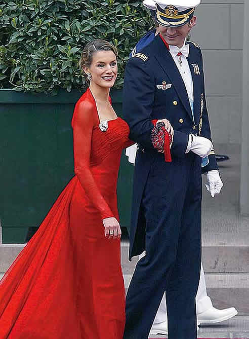 La princesa Letizia, candidata a la lista de las mujeres mejor vestidas del  mundo de ''Vanity Fair'' | Sociedad | Cadena SER