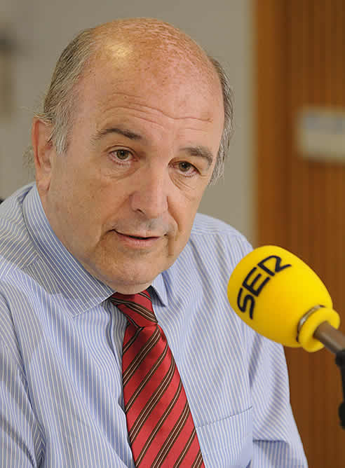 Joaquín Almunia, el eurocomisario de Asuntos Económicos ha sido entrevista en la SER por Carles Francino