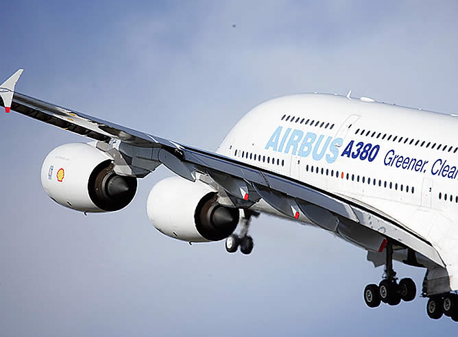 Airbus paraliza la producción de piezas del A380 en España