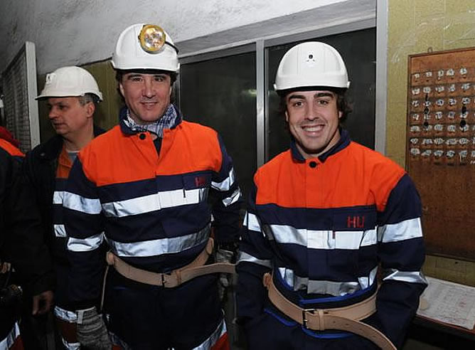 José Ramón de la Morena y Fernando Alonso, en la mina 'San Nicolás' en el programa especial que realizamos el año pasado
