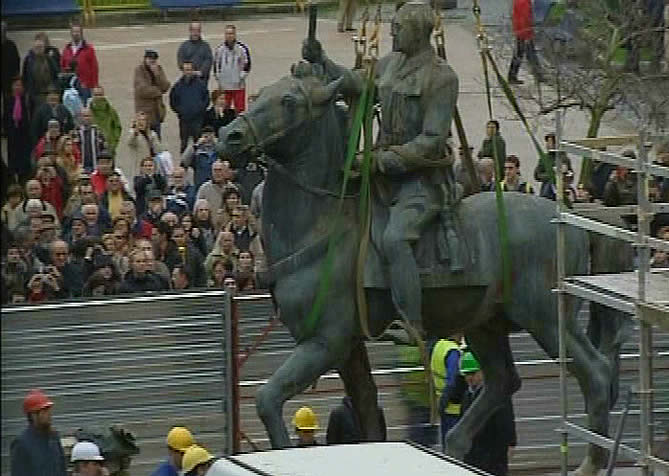 Imagen de la estatua de Franco de Santander.