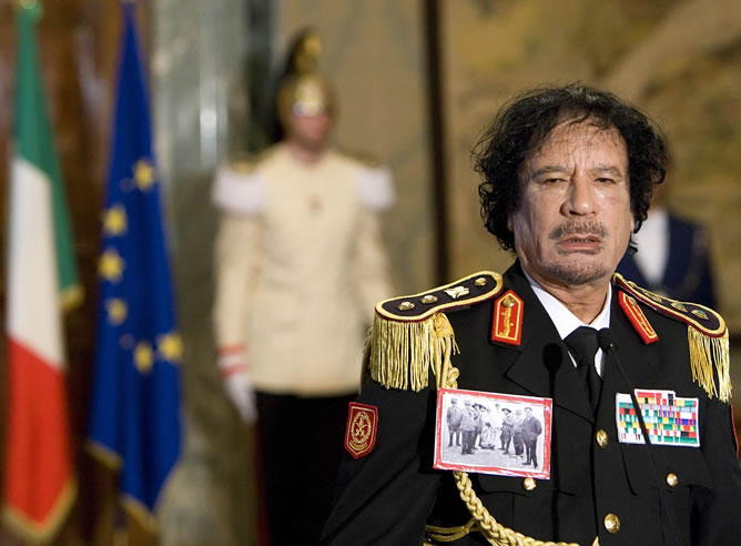 Túnez congela los bienes de Gadafi