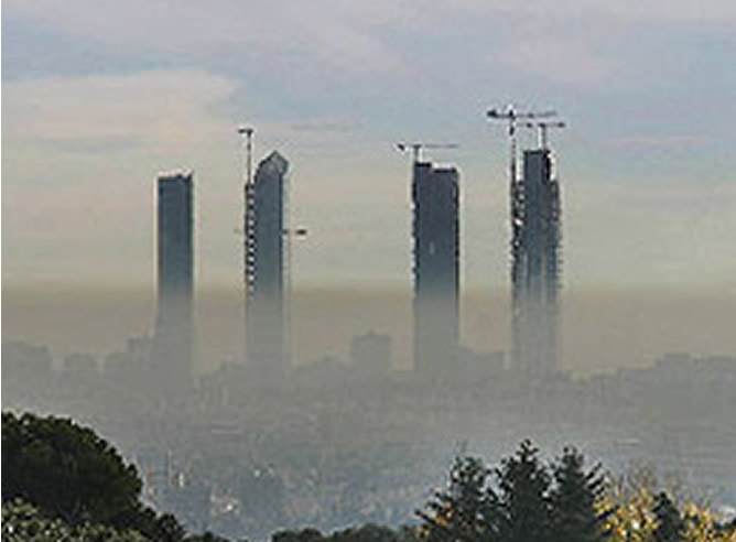 La polución ambiental es cada vez más acusada en las ciudades.