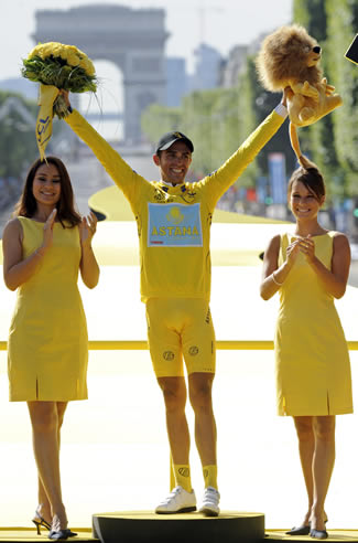 El ganador del Tour de Francia consigue a los 27 años el triunfo por segunda vez y entra en la élite de los grandes ciclistas de la historia