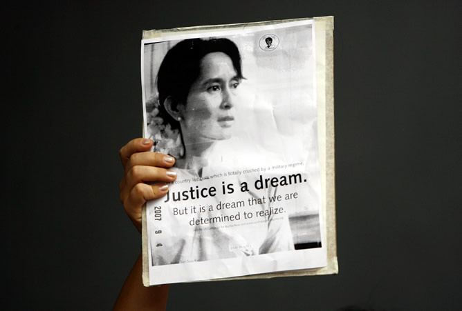 Aung San Suu Kyi ha sido declarada culpable y condenada a tres años de trabajos forzados