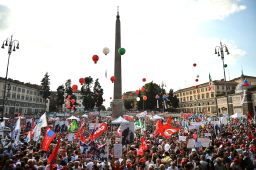 300.000 italianos se manifiestan contra el control mediático de Berlusconi