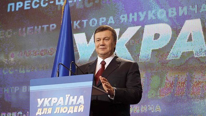 Víktor Yanukóvick, siempre bajo la sombra de la sospecha