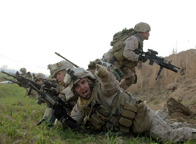 La OTAN califica de "éxito" la primera fase de la ofensiva emprendida en Afganistán