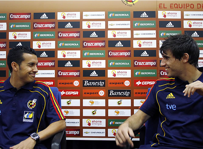 Pedrito y Javi Martínez, en su primera rueda de prensa como jugadores de la Selección