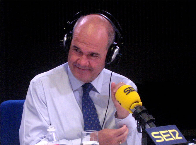 El expresidente de la Junta de Andalucía, Manuel Chaves, ha pasado por los micrófonos de la SER