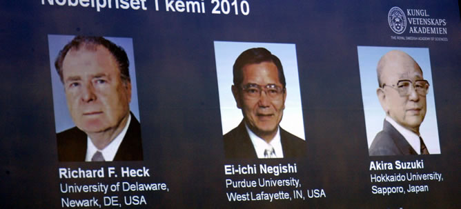El profesor estadounidense Richard F. Heck y los japoneses Ei-ichi Negishi y Akira Suzuki se llevan el premio Nobel de Química 2010 por desarrollar catalizadores que mejoran la calidad de vida de muchas personas en el mundo