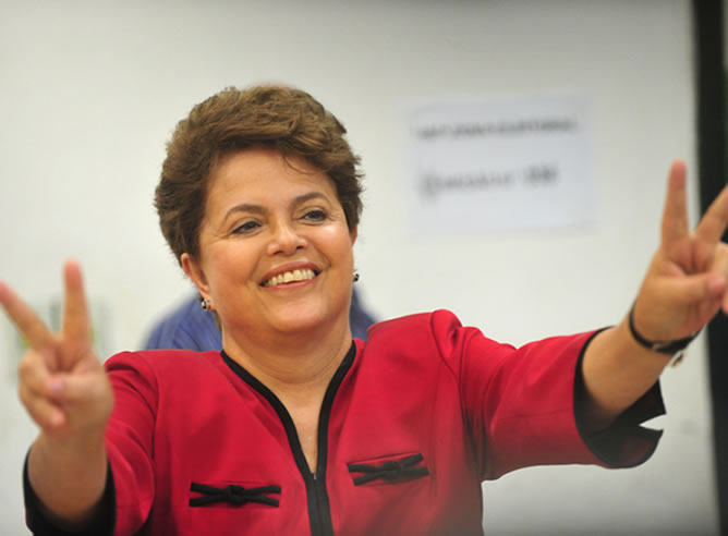 Dilma Rousseff Primera Presidenta De Brasil Con Más De 55 Millones De Votos Internacional 5353