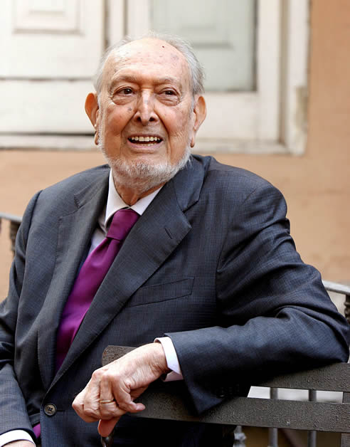 El escritor Josep María Castellet ha ganado este jueves el Premio Nacional de las Letras 2010. (EFE/Julián Martín)