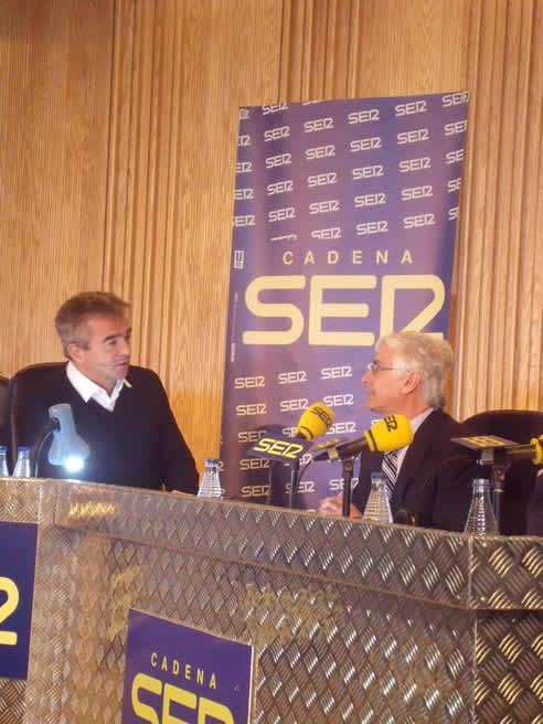 El presidente castellano-manchego entrevistado en 'Hoy por Hoy' a su paso por Toledo. - JOSÉ ALBERTO VALENCIANO