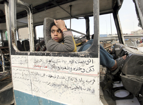 FOTOGALERIA: En la carrocería del vehículo alguien escribió "autobús de la libertad"