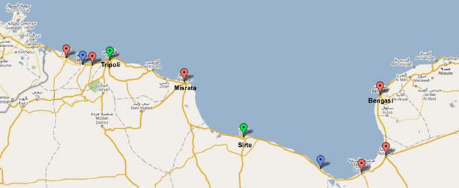 En verde las ciudades controladas por Gadafi; en rojo, las tomadas por los rebeldes; y en azul, localidades en las que los datos son confusos