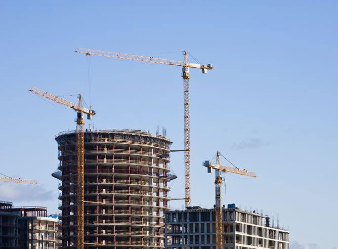 El Gobierno ampliará el permiso de residencia por la compra de pisos de 160.000 euros
