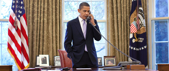 Obama quiere un teléfono 'cool' para el Despacho Oval