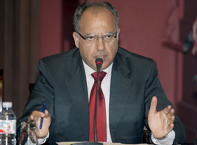 Casimiro Curbelo presenta su dimisión como senador socialista