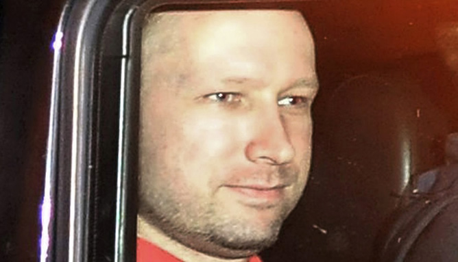 Anders Breivik compró herramientas y elementos químicos para la fabricación de explosivos a través de eBay, según ha informado el diario británico 'The Sunday Telegraph'