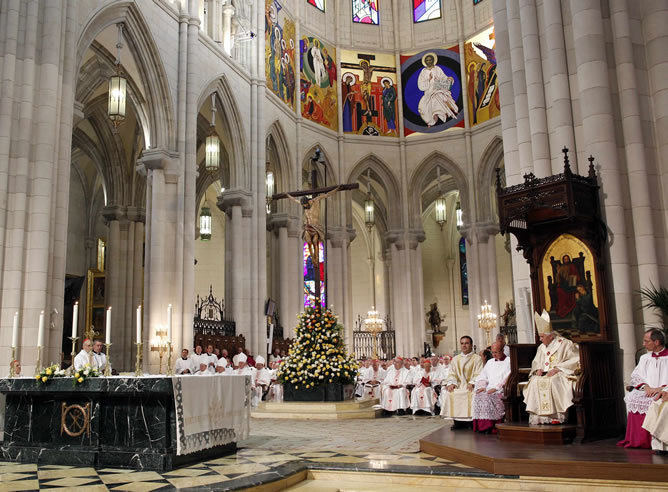 El Papa Benedicto XVI en la ceremonia de Eucarístia con seminaristas donde les ha alentado en su camino hacia el sacerdocio.