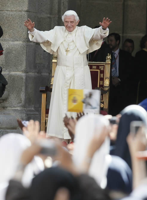 Benedicto XVI durante el acto que ha mantenido en El Escorial con monjas jóvenes
