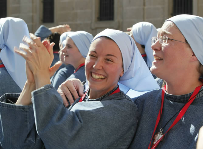 Más de mil de religiosas han recibido al Papa en el monasterio de El Escorial