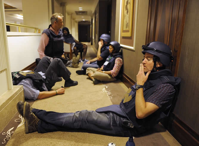 Alrededor de una treintena de periodistas permanecen retenidos en el Hotel Rixos, en Trípoli, por las fuerzas gadafistas