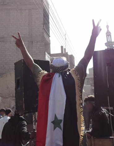 Protestas ciudadanas contra el presidente sirio, Bashar al-Assad, en Suqba (REUTERS)